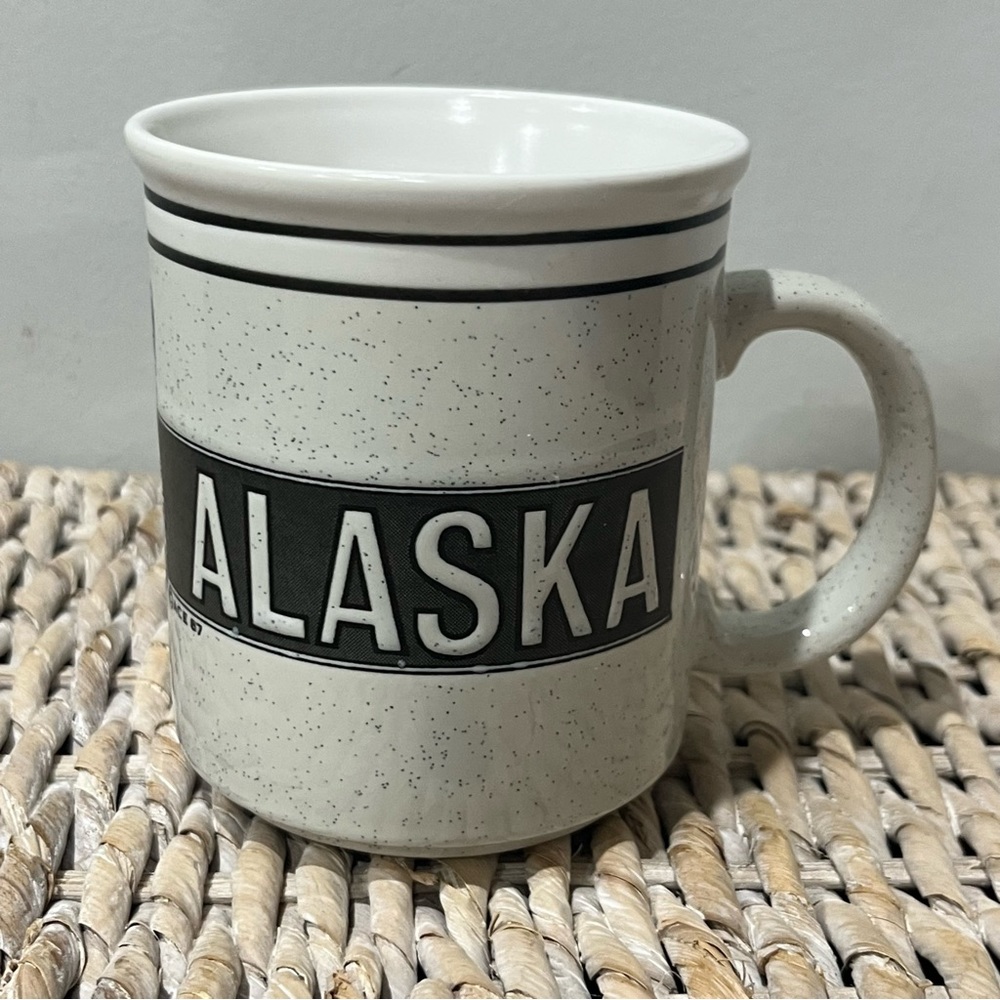 Vtg ALASKA Stoneware Coffee Tea Cup Mug ACE 87 Wolves Retro 3.5”